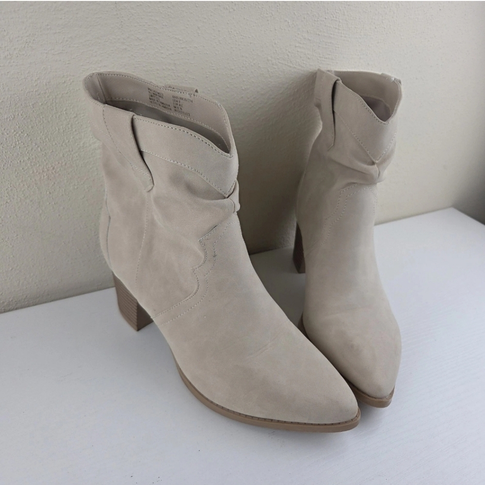 Time And Tru Western Slouch Boots Women Sz 9 Beige/Tan Slip On Booties Cowgirl - Picture 2 of 10
